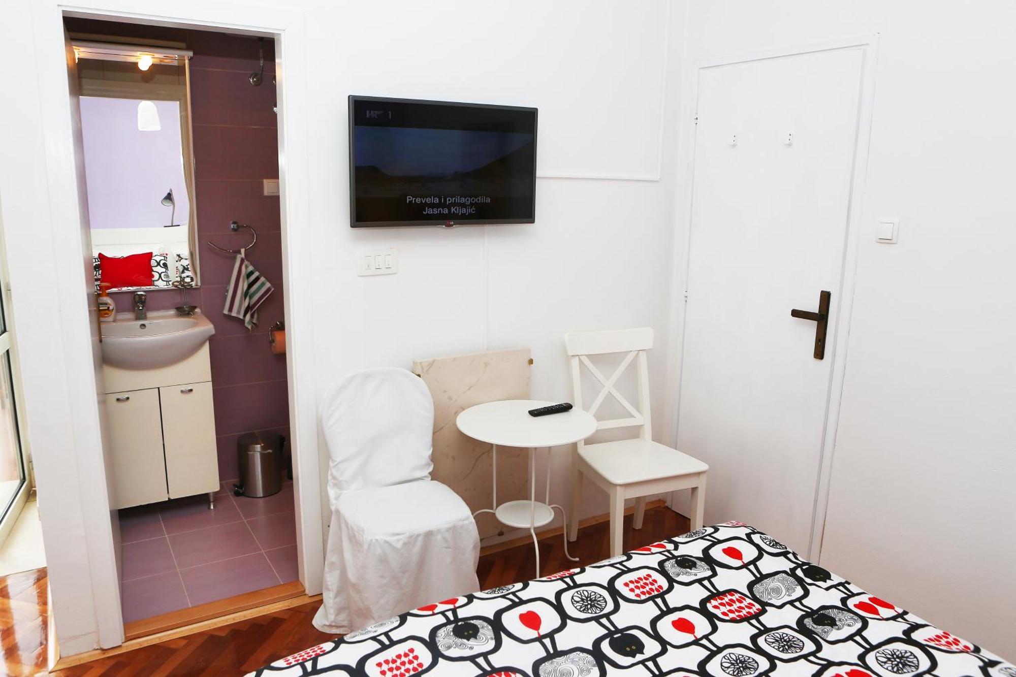 Apartments And Rooms Denoble 코츌라 객실 사진